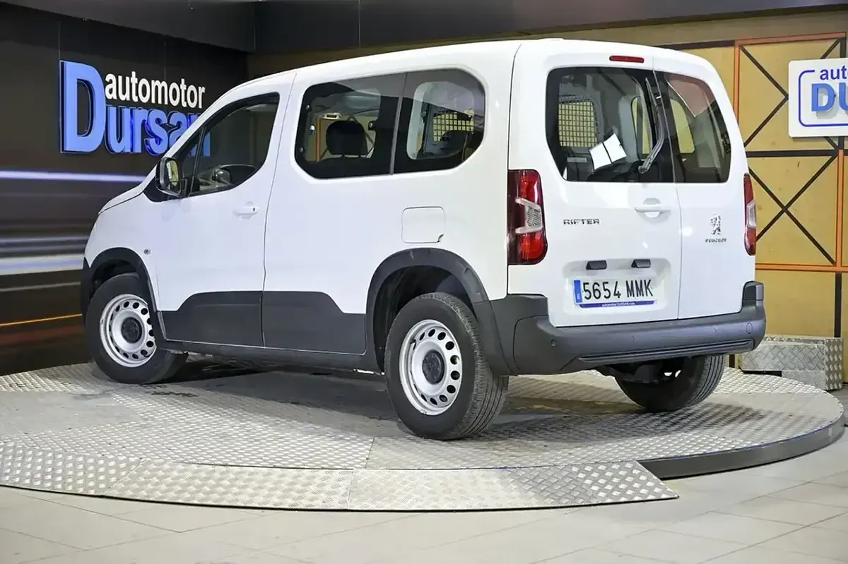 Gebraucht Peugeot Rifter Business-Line 102 PS (75 kW) 2023 Weiß Van / Kleinbus