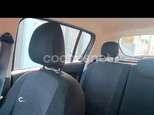 Usado Dacia Sandero Ambiance 75 CV (55 kW) 2014 Blanco Berlina