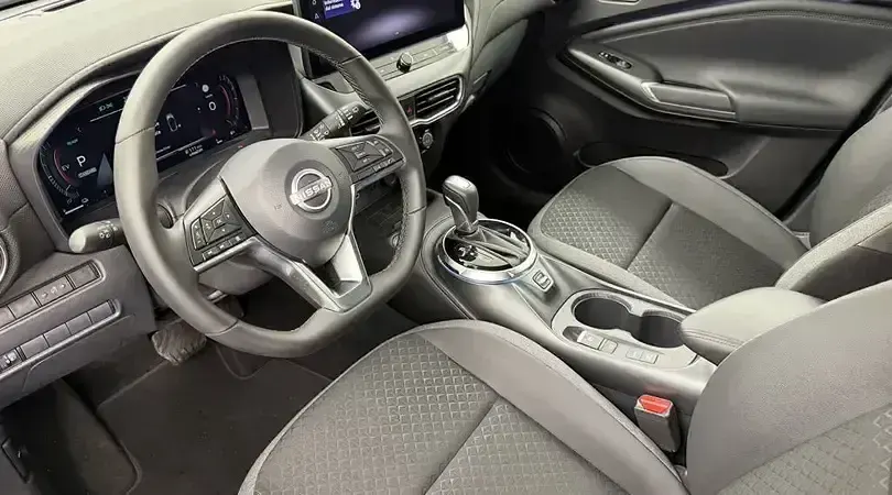 Usado Nissan Juke N-Connecta 143 CV (105 kW) 2024 Magnetic blue (especial) monotono SUV