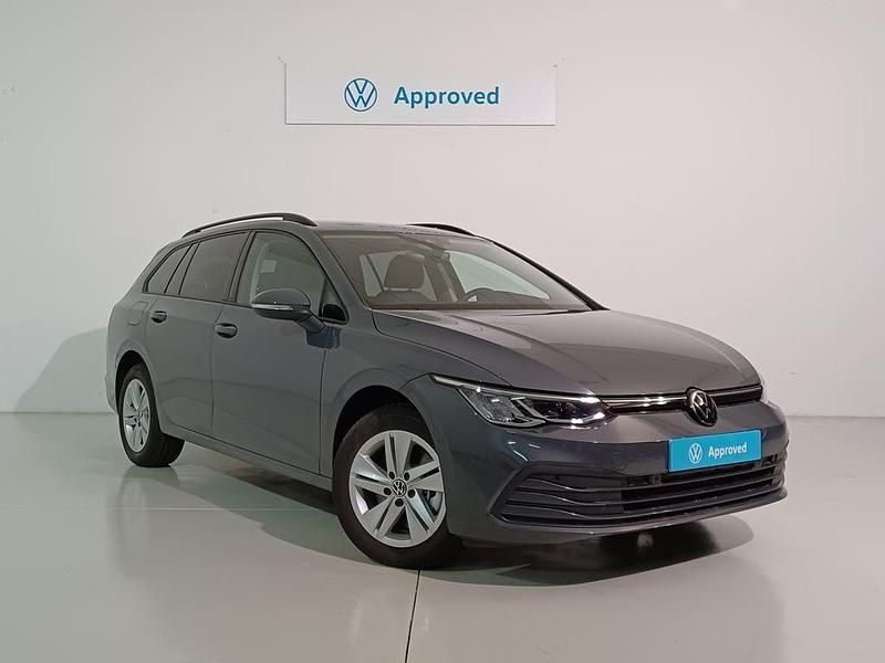 Usado VW Golf VIII Life 115 CV (84 kW) 2024 Gris Familiar