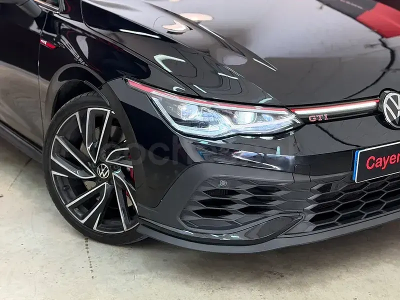 Usado VW Golf VIII GTI Clubsport 301 CV (221 kW) 2022 Negro Berlina