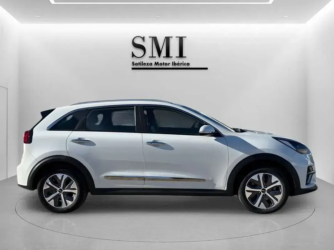 Usado Kia e-Niro 150 kW (204 CV) 2022 Blanco SUV