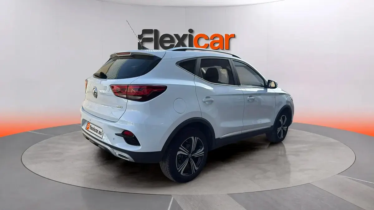 Usado MG ZS Comfort 106 CV (77 kW) 2023 Blanco SUV