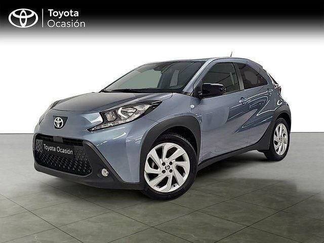 Usado Toyota Aygo X Play 72 CV (52 kW) 2024 Gris SUV