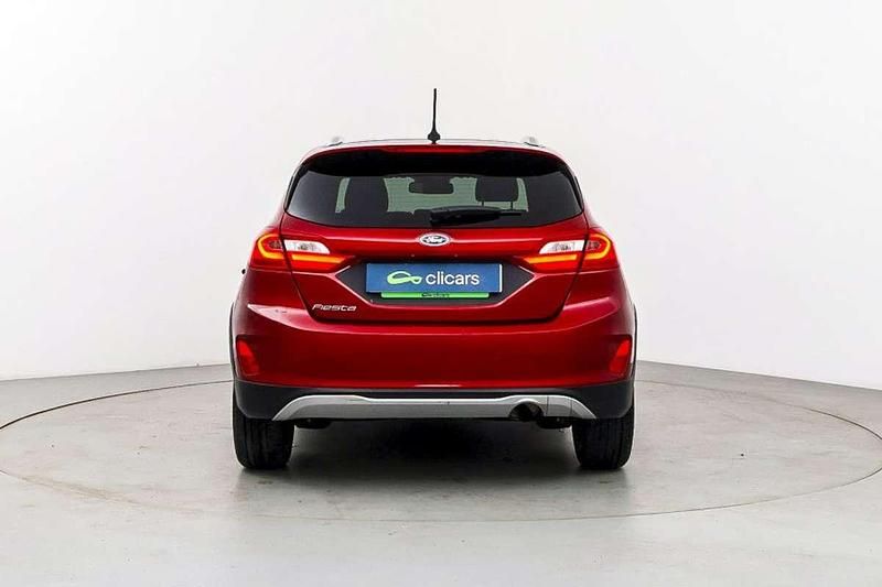 Usado Ford Fiesta Active 101 CV (74 kW) 2018 Rojo Utilitario