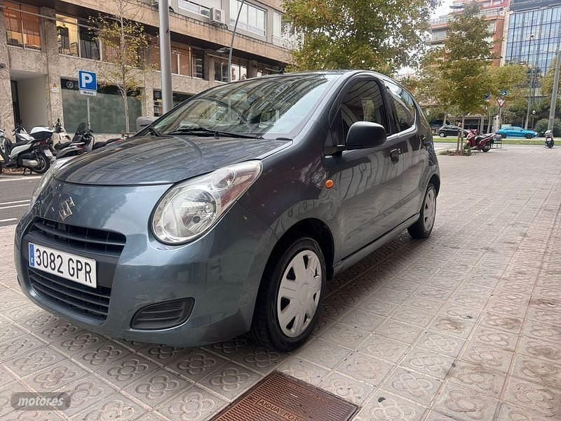Gris Usado 2010 Suzuki Alto GL Utilitario | 4900 € - Imagen 1/4