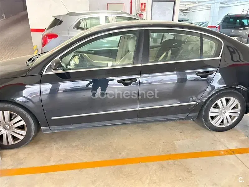 Usado VW Passat Highline 140 CV (102 kW) 2009 Negro Berlina