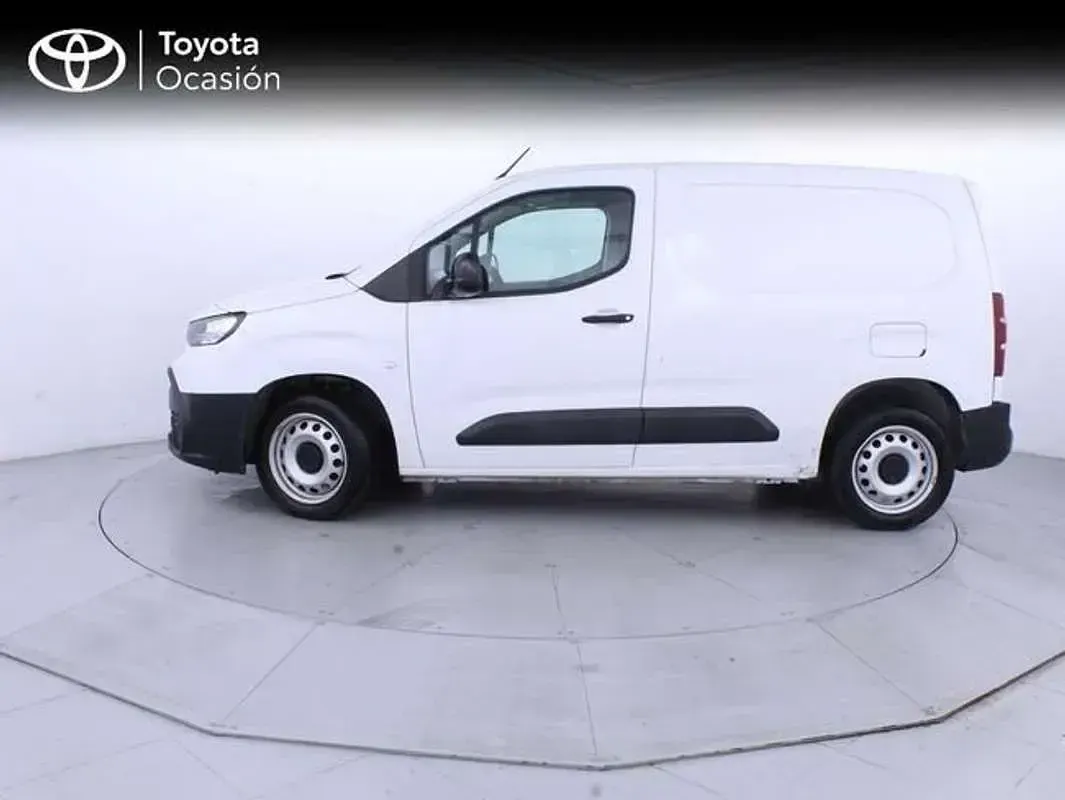 Usado Toyota Proace City City 131 CV (96 kW) 2024 Blanco Monovolumen