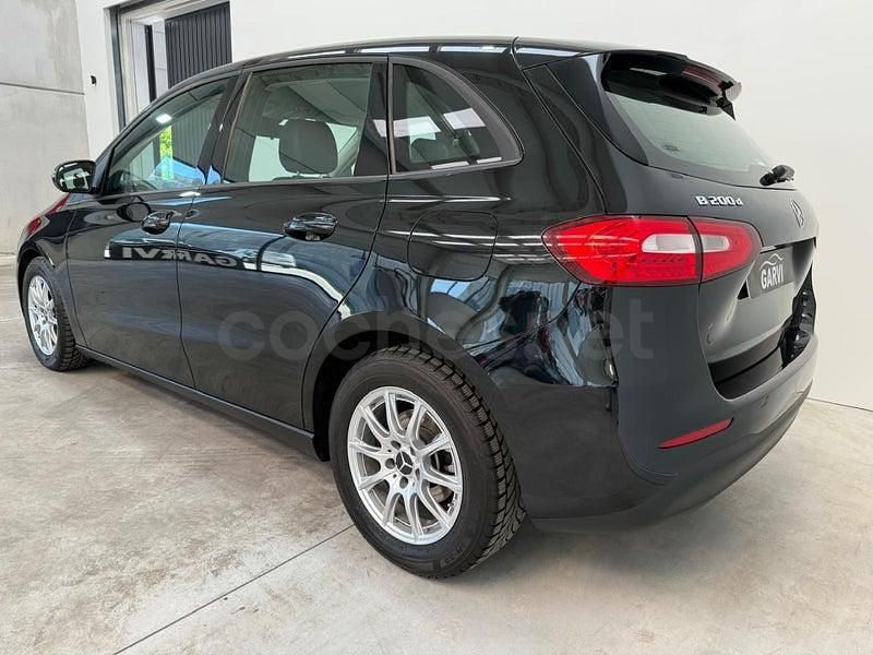 Usado Mercedes B200 150 CV (110 kW) 2020 Negro Monovolumen