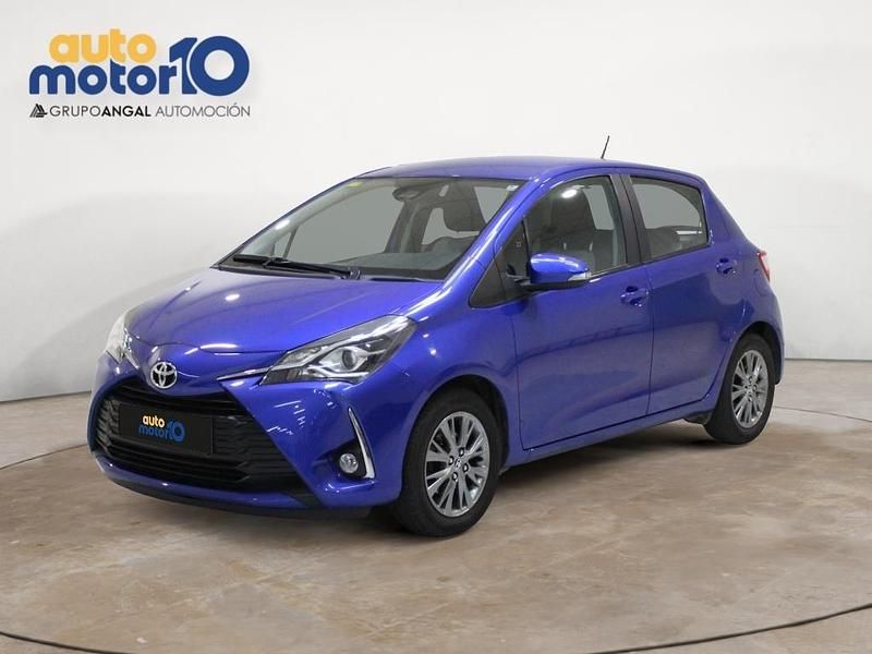 Usado Toyota Yaris Active 69 CV (50 kW) 2018 Azul Utilitario