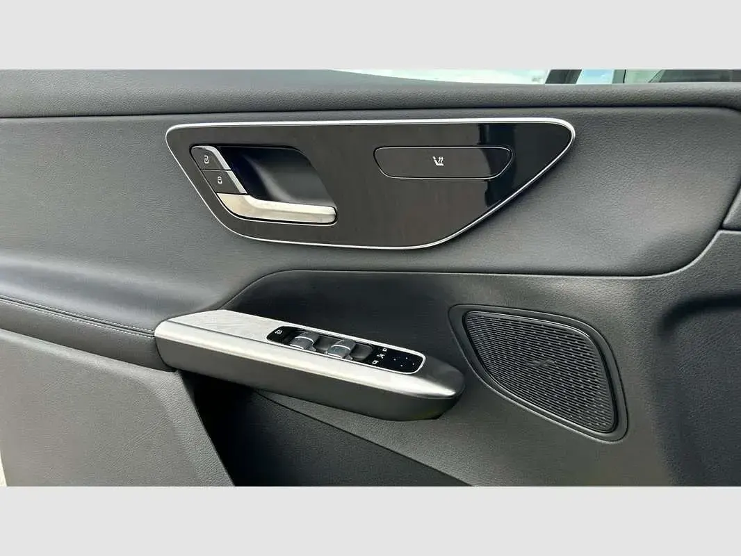 Usado Mercedes GLC300e 313 CV (230 kW) 2026 Gris SUV
