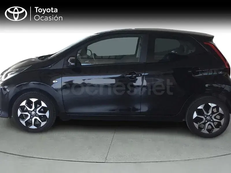 Usado Toyota Aygo X-play 72 CV (52 kW) 2019 Negro Utilitario