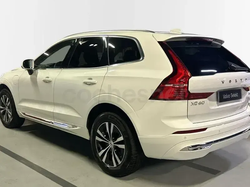Usado Volvo XC60 Core 350 CV (257 kW) 2025 Blanco SUV