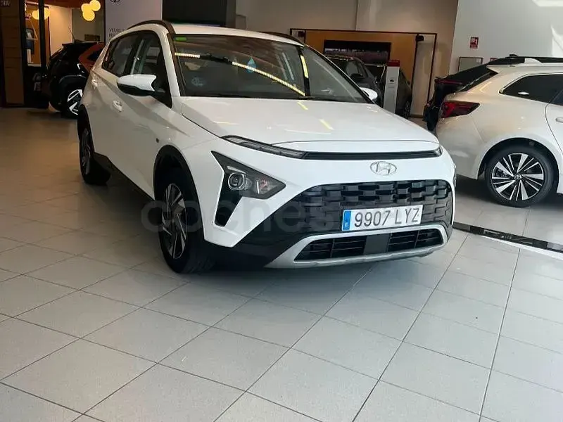 Usado Hyundai Bayon 100 CV (73 kW) 2022 Blanco SUV