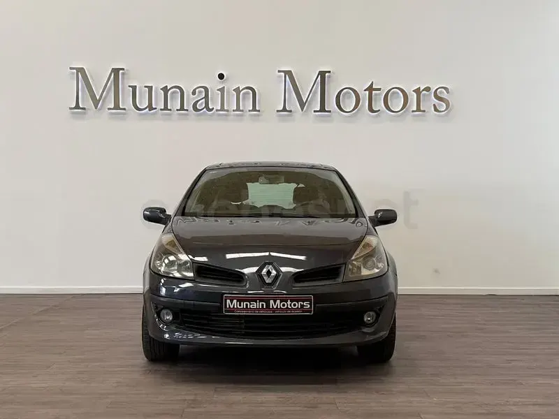 Usado Renault Clio II Dynamique 105 CV (77 kW) 2006 Azul Berlina