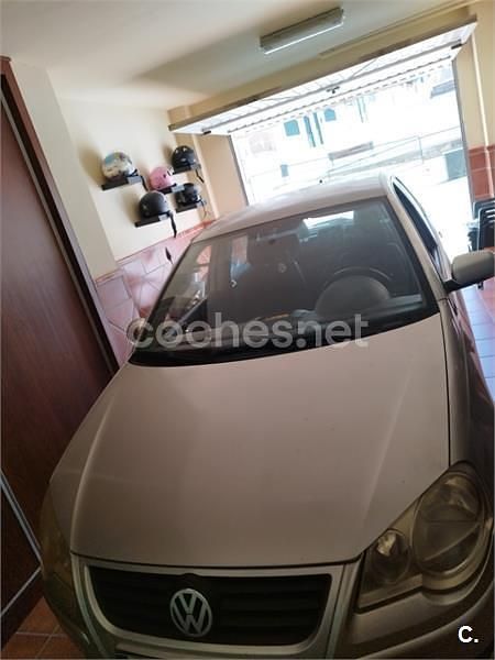 Gris / plata Usado 2005 VW Polo Advance Berlina | 3900 € (Buen precio) - Imagen 1/2