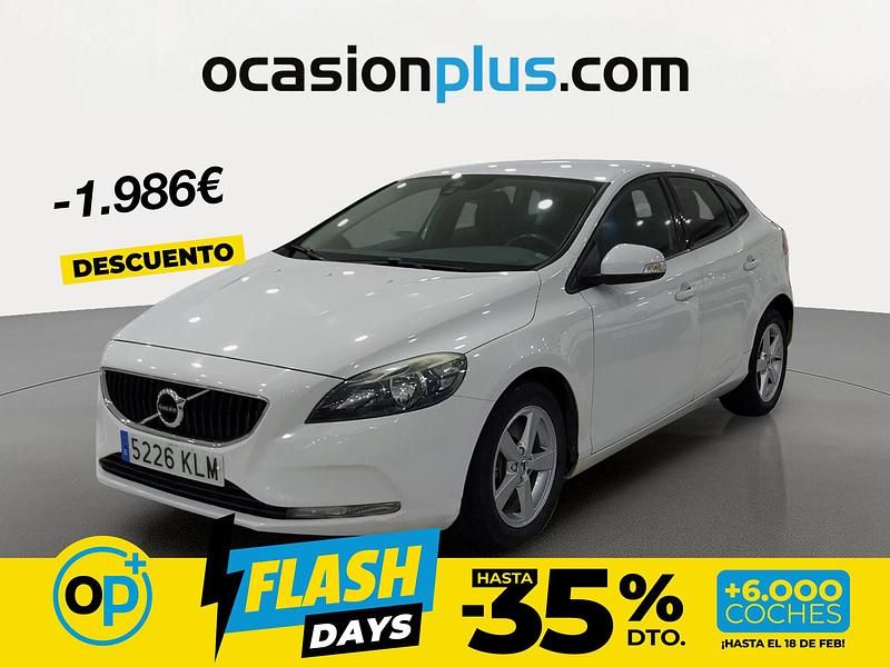 Usado Volvo V40 Kinetic 120 CV (88 kW) 2018 Blanco Berlina
