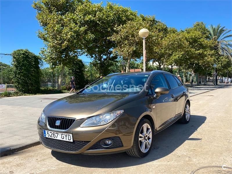 Usado Seat Ibiza ST Style 105 CV (77 kW) 2010 Marrón Familiar