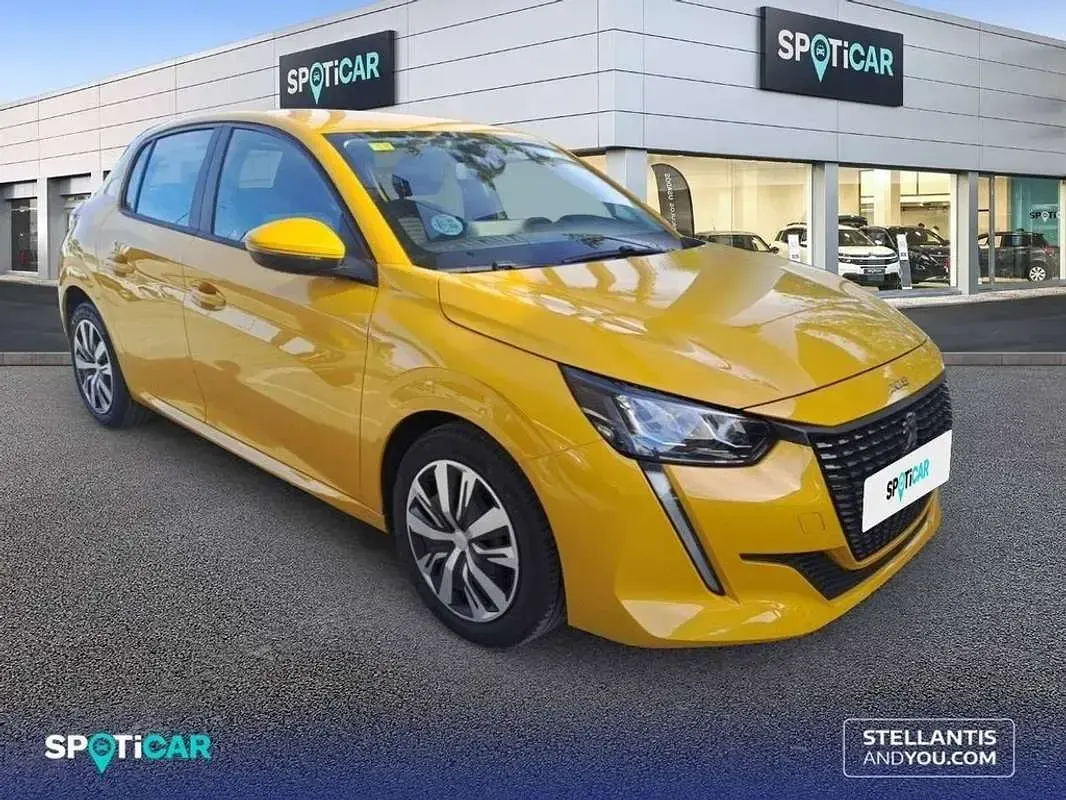 Usado Peugeot 208 Active 101 CV (74 kW) 2020 Amarillo Utilitario