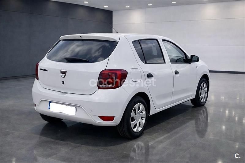 Usado Dacia Sandero Base 73 HP (53 kW) 2017 Branco Sedan