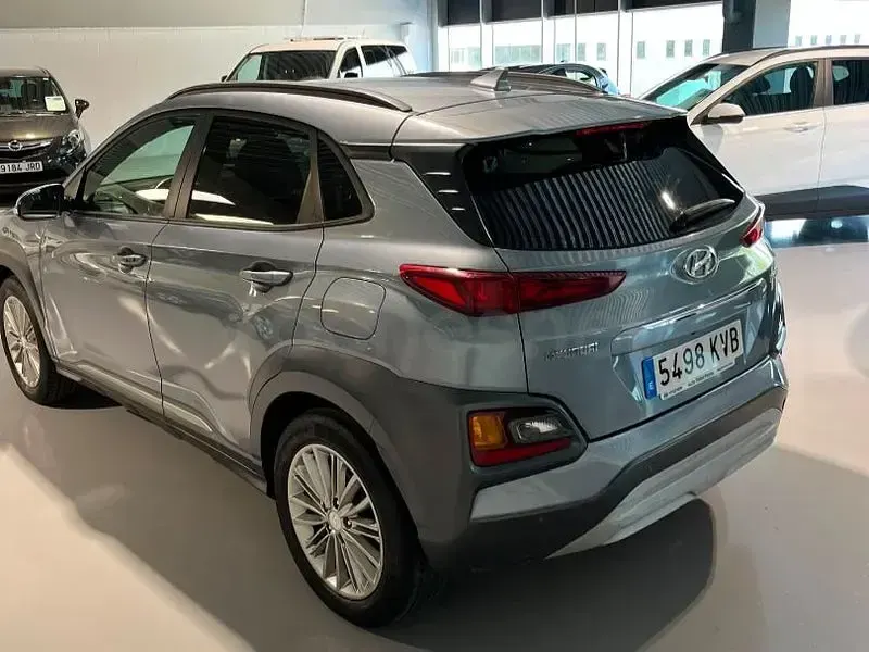Usado Hyundai Kona 120 CV (88 kW) 2019 Gris / plata SUV