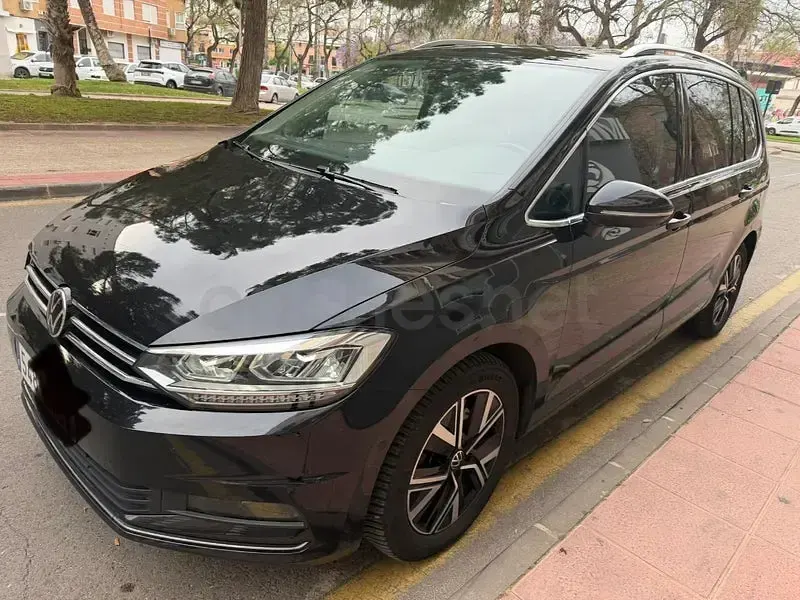 Usado VW Touran Sportline 150 CV (110 kW) 2022 Negro Monovolumen