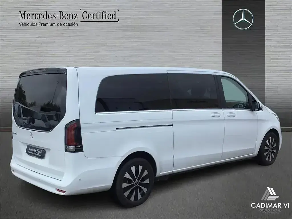 Usado Mercedes V300 Avantgarde 239 CV (175 kW) 2025 Blanco Monovolumen