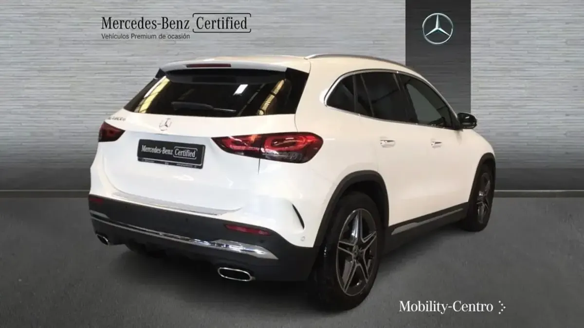 Usado Mercedes GLA200 AMG line 150 CV (110 kW) 2020 Blanco polar  pintura unicolor SUV