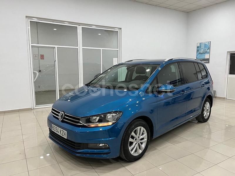 Usado VW Touran Advance 115 CV (84 kW) 2019 Azul Monovolumen