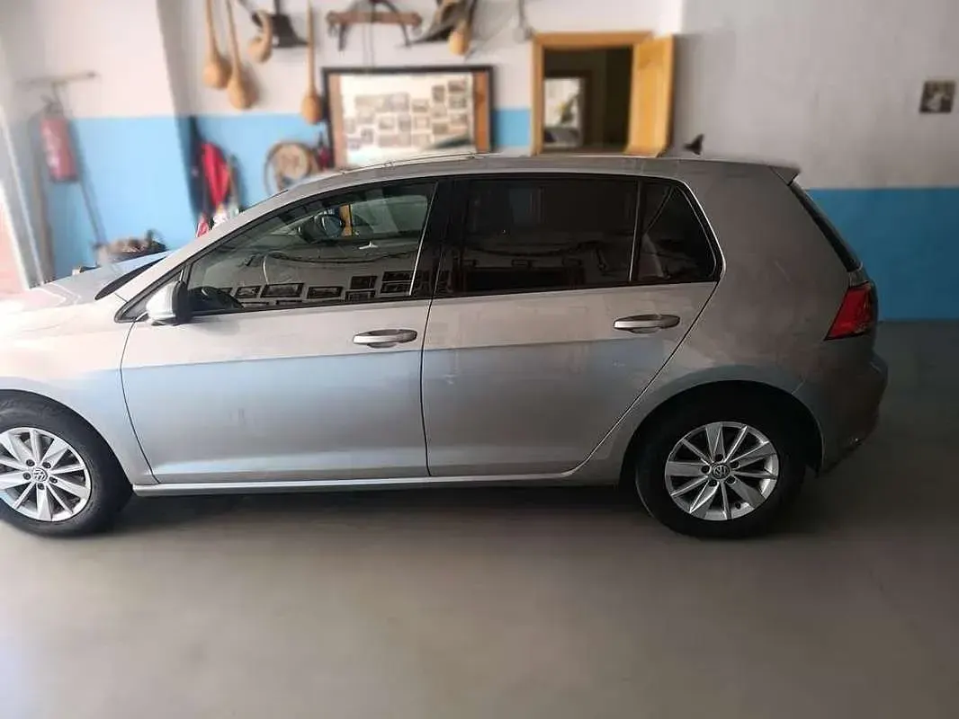 Usado VW Golf VII Advance 110 CV (80 kW) 2014 Gris Utilitario