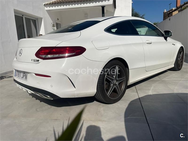 Usado Mercedes C220 AMG line 170 CV (125 kW) 2016 Blanco Coupe