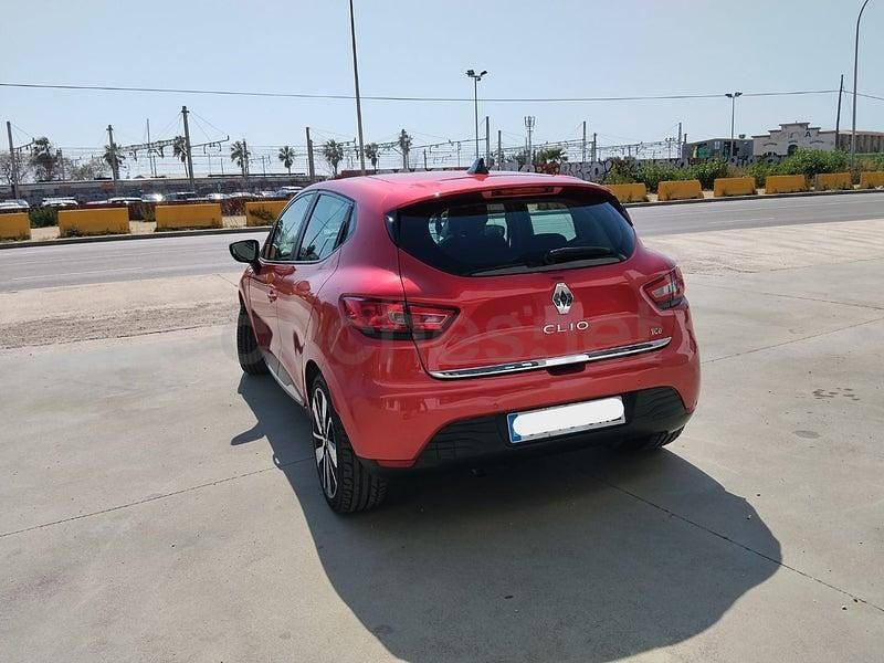 Usado Renault Clio IV Dynamique 95 CV (69 kW) 2016 Rojo Berlina
