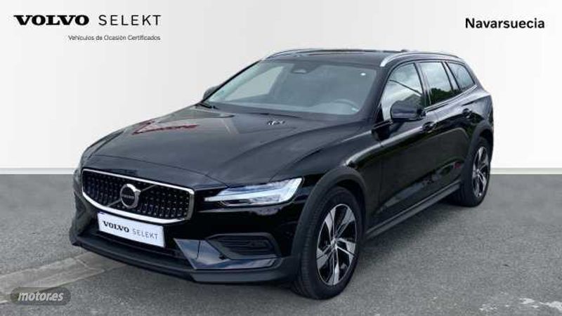 Negro Usado 2023 Volvo V60 CC Core Familiar | 39.750 € (Precio justo) - Imagen 1/4