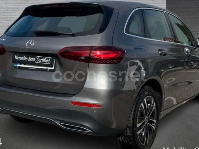 Usado Mercedes B250e 218 CV (160 kW) 2024 Gris / plata Monovolumen