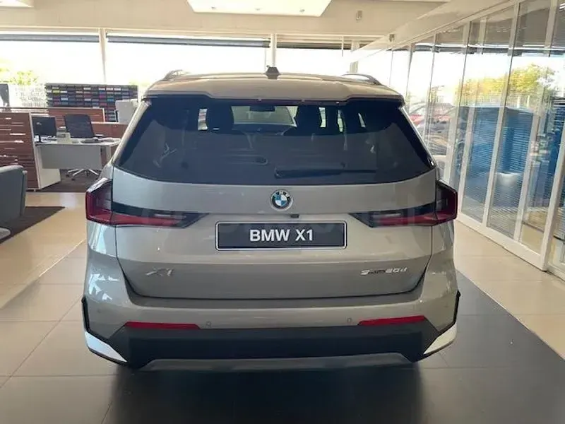 Nuevo BMW X1 163 CV (119 kW) 2026 Gris / plata SUV