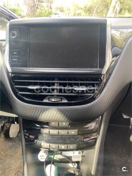 Usado Peugeot 208 82 CV (60 kW) 2019 Blanco Utilitario