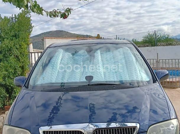 Usado Lancia Phedra 128 CV (94 kW) 2006 Amarillo Monovolumen