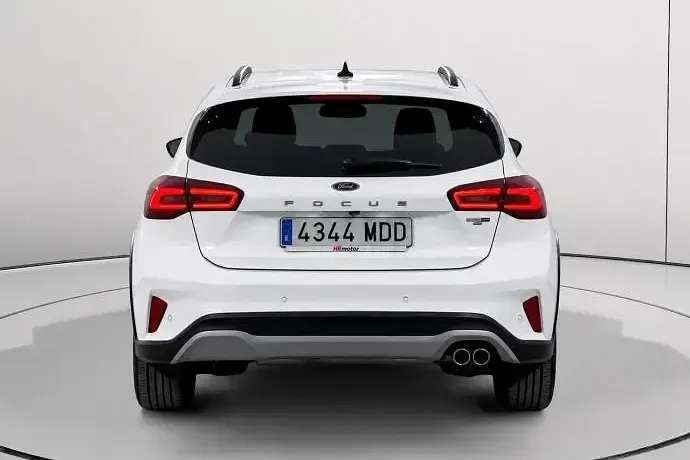 Usado Ford Focus Active 155 CV (114 kW) 2022 Negro