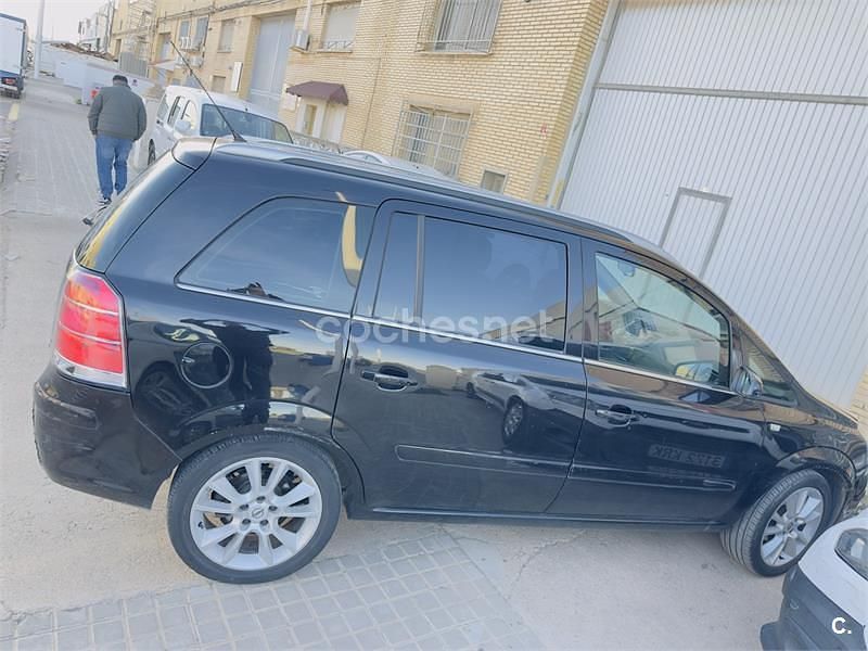 Usado Opel Zafira Enjoy 140 CV (102 kW) 2006 Negro Monovolumen