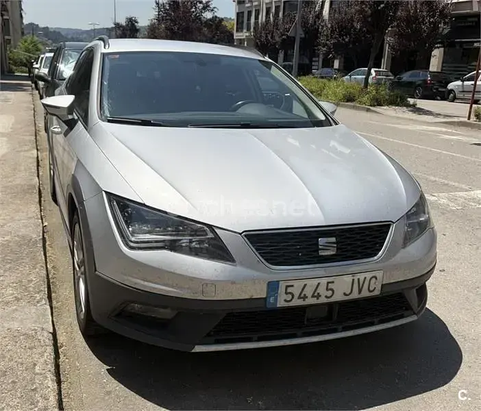 Usado Seat Leon X-Perience 4Drive 150 CV (110 kW) 2016 Gris / plata Familiar
