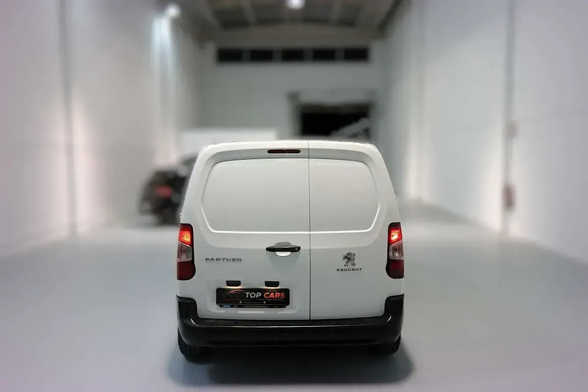 Usado Peugeot Partner Premium 110 CV (80 kW) 2021 Blanco Monovolumen