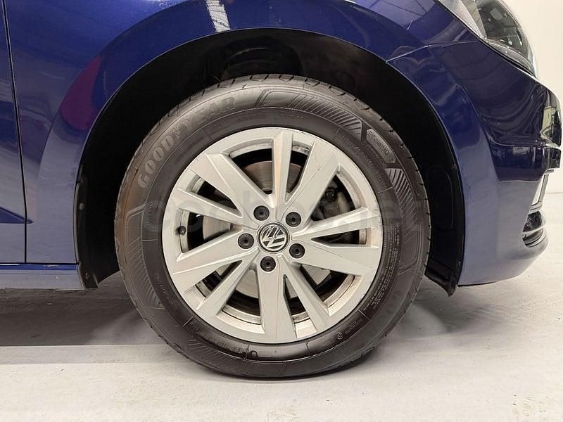 Usado VW Touran Business 115 CV (84 kW) 2020 Azul Monovolumen