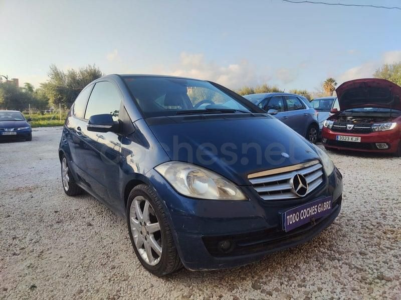 Käytetty Mercedes A180 Avantgarde 109 HP (80 kW) 2010 Sininen Sedan