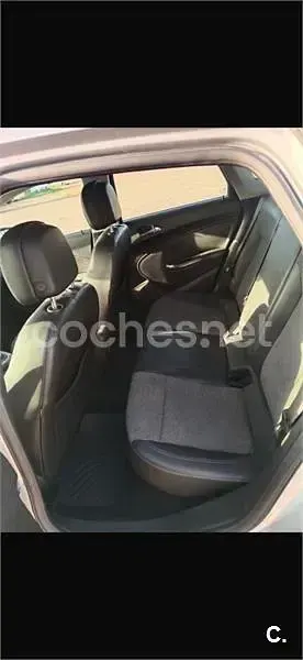 Usado Opel Astra Cosmo 140 CV (102 kW) 2012 Gris / plata Berlina