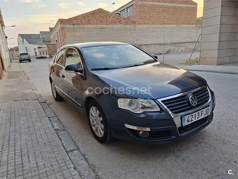 Usado VW Passat Advance 110 CV (80 kW) 2007 Azul Berlina