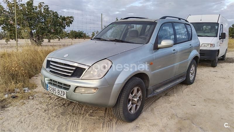 Gris / plata Usado 2002 Ssangyong (KGM) Rexton SUV | 2000 € - Imagen 1/4