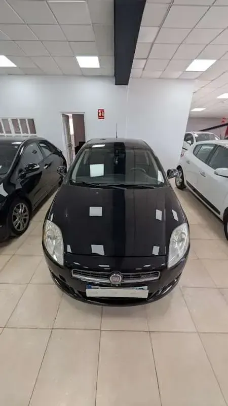 Usado Fiat Bravo Emotion 105 CV (77 kW) 2010 Negro Utilitario