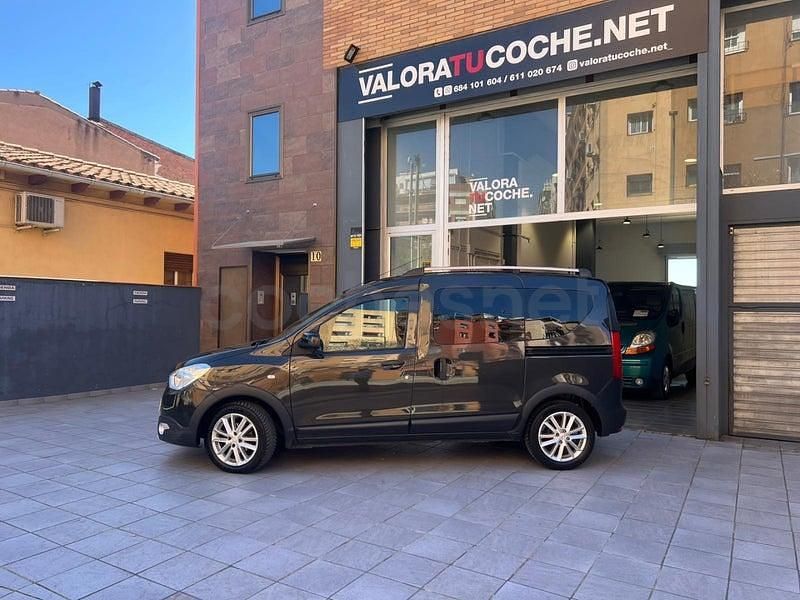 Usado Dacia Dokker 90 CV (66 kW) 2018 Negro Monovolumen