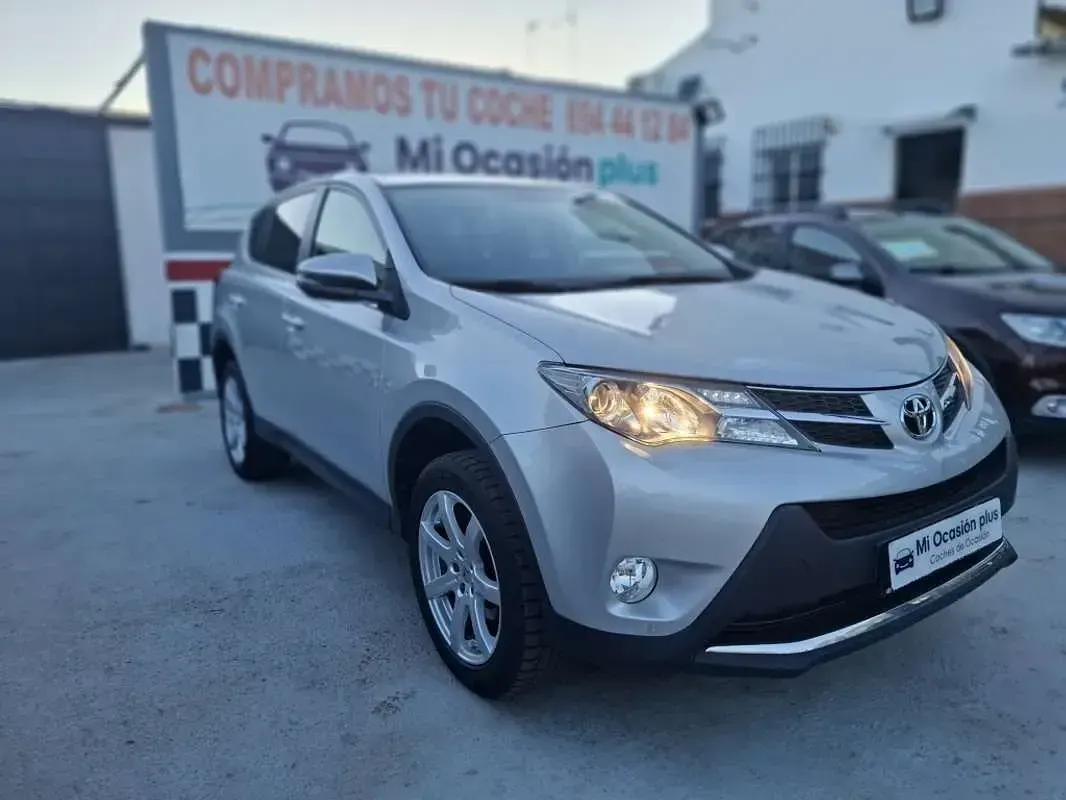 Usado Toyota RAV4 Executive 150 CV (110 kW) 2015 Plateado SUV