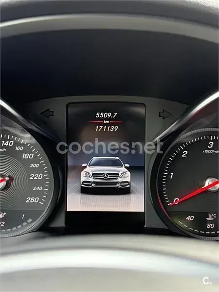 Usado Mercedes C220 170 CV (125 kW) 2018 Gris / plata Familiar